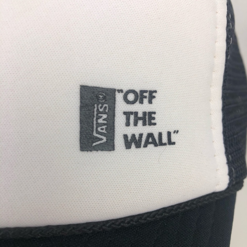 Vans Off The Wall Black & White Trucker Style Snap Back Baseball Cap - Picture 3 of 16